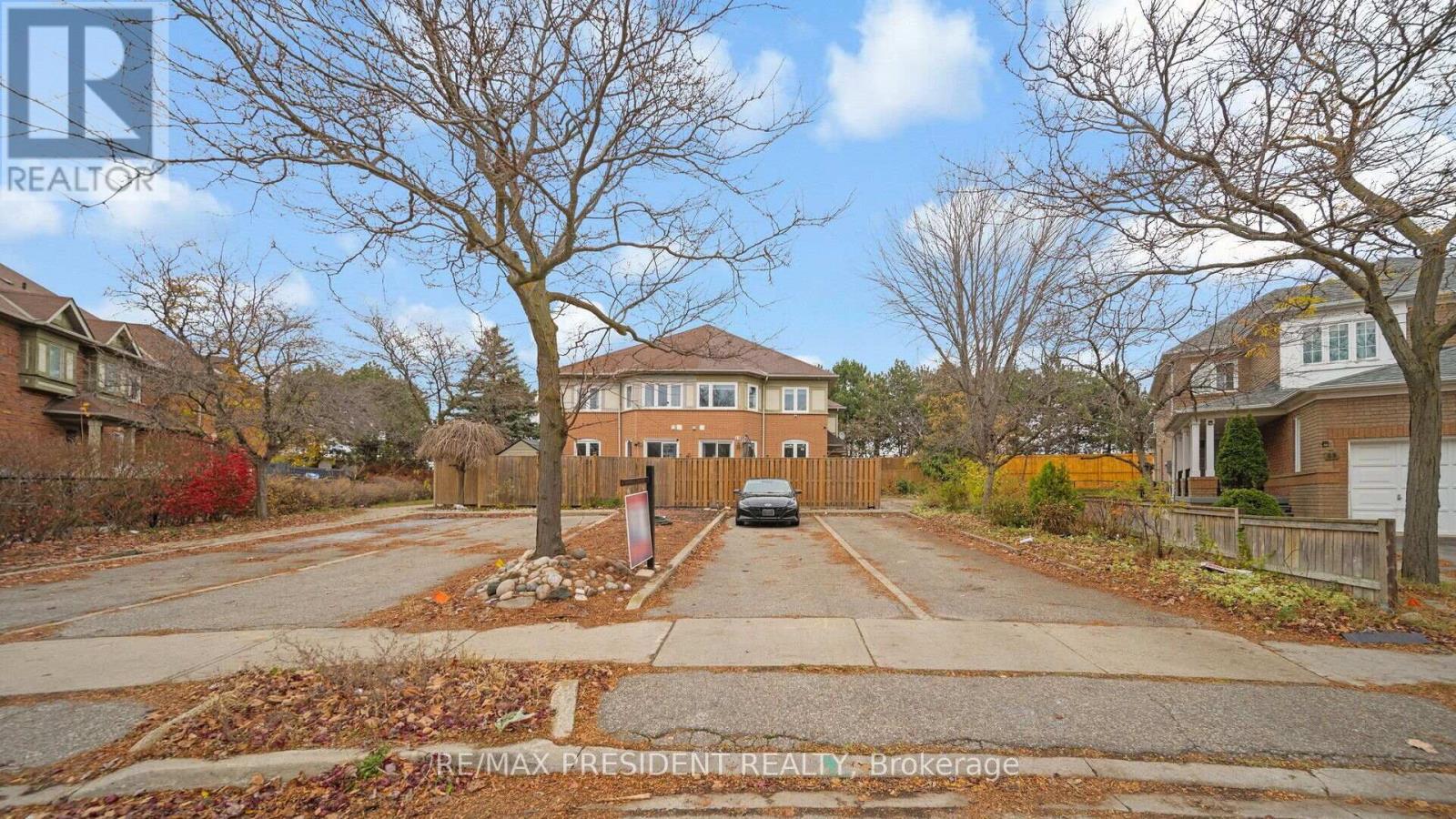 19 Quail Feather Crescent, Brampton, Ontario  L6R 1S7 - Photo 1 - W12124696