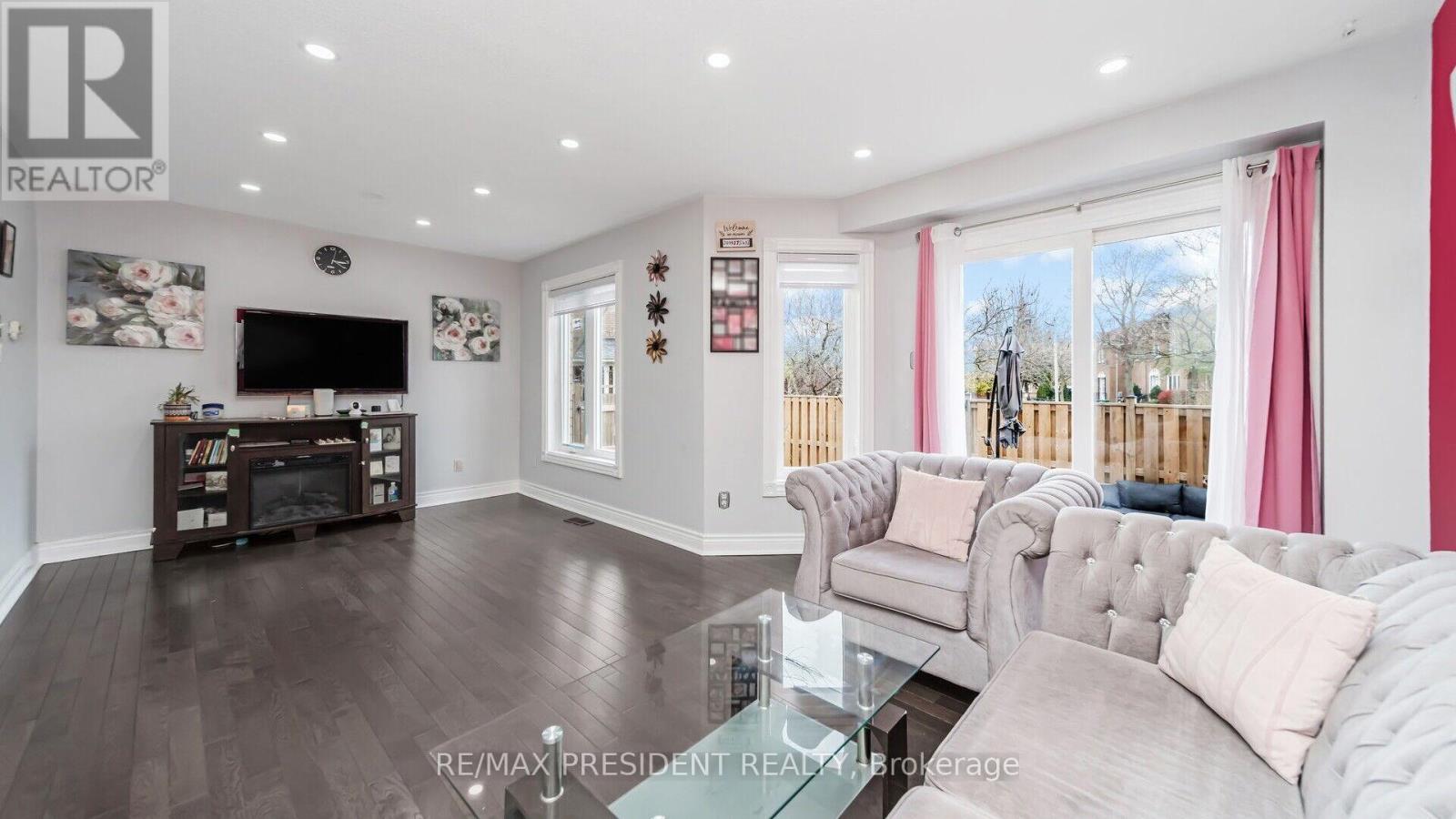 19 Quail Feather Crescent, Brampton, Ontario  L6R 1S7 - Photo 10 - W12124696