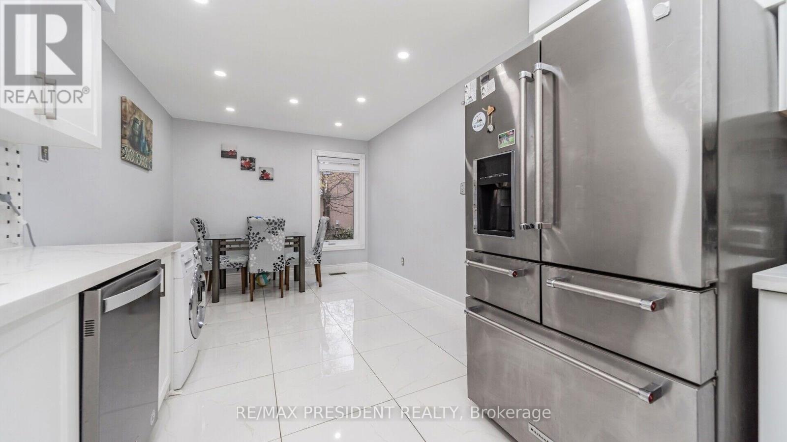19 Quail Feather Crescent, Brampton, Ontario  L6R 1S7 - Photo 17 - W12124696