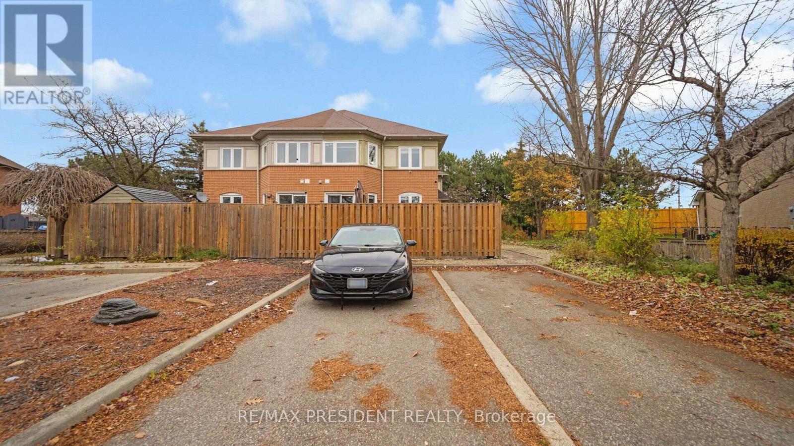 19 Quail Feather Crescent, Brampton, Ontario  L6R 1S7 - Photo 2 - W12124696