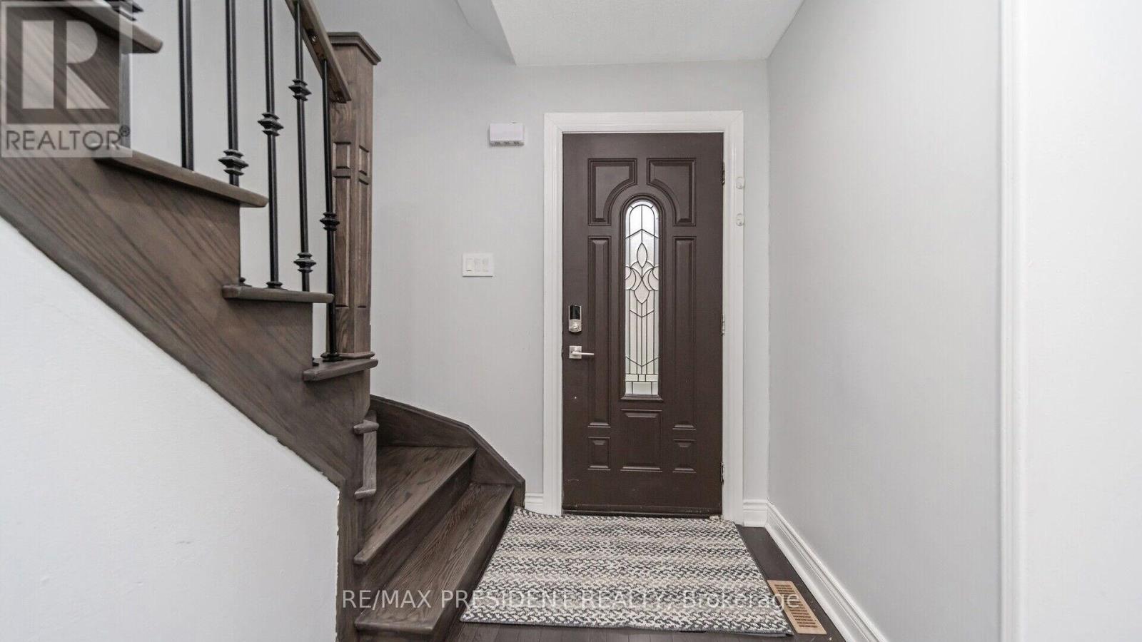 19 Quail Feather Crescent, Brampton, Ontario  L6R 1S7 - Photo 7 - W12124696