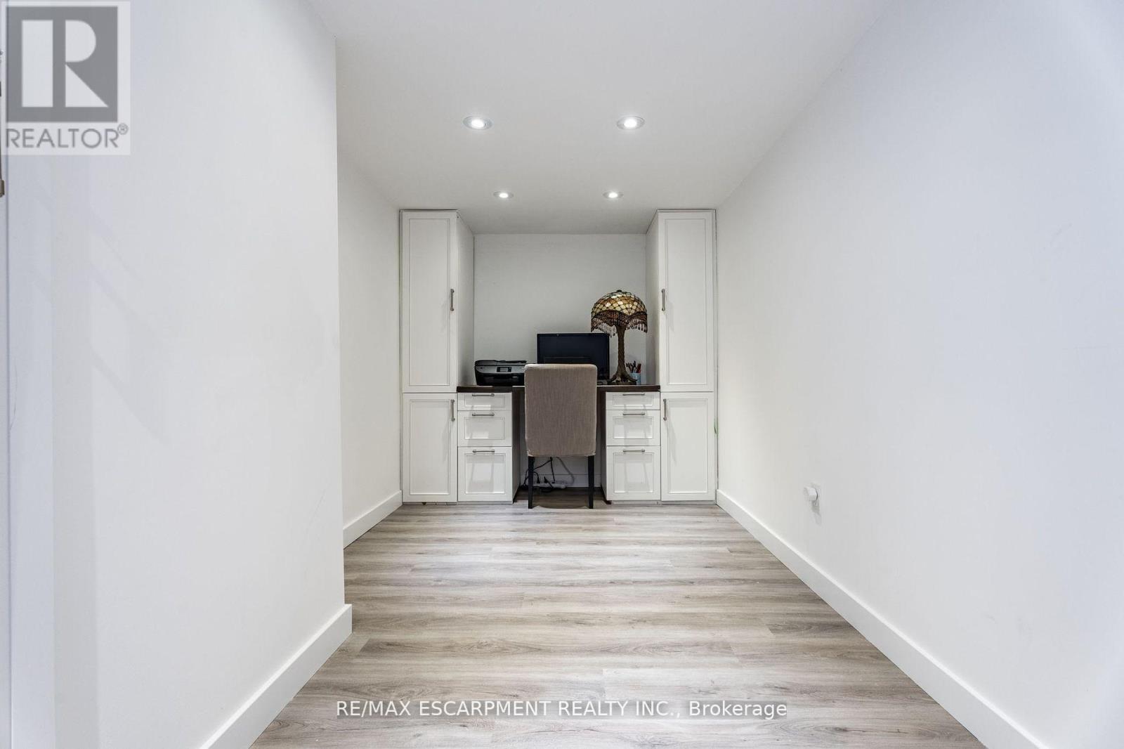 154 Westchester Road, Oakville, Ontario  L6H 6H9 - Photo 31 - W12124713