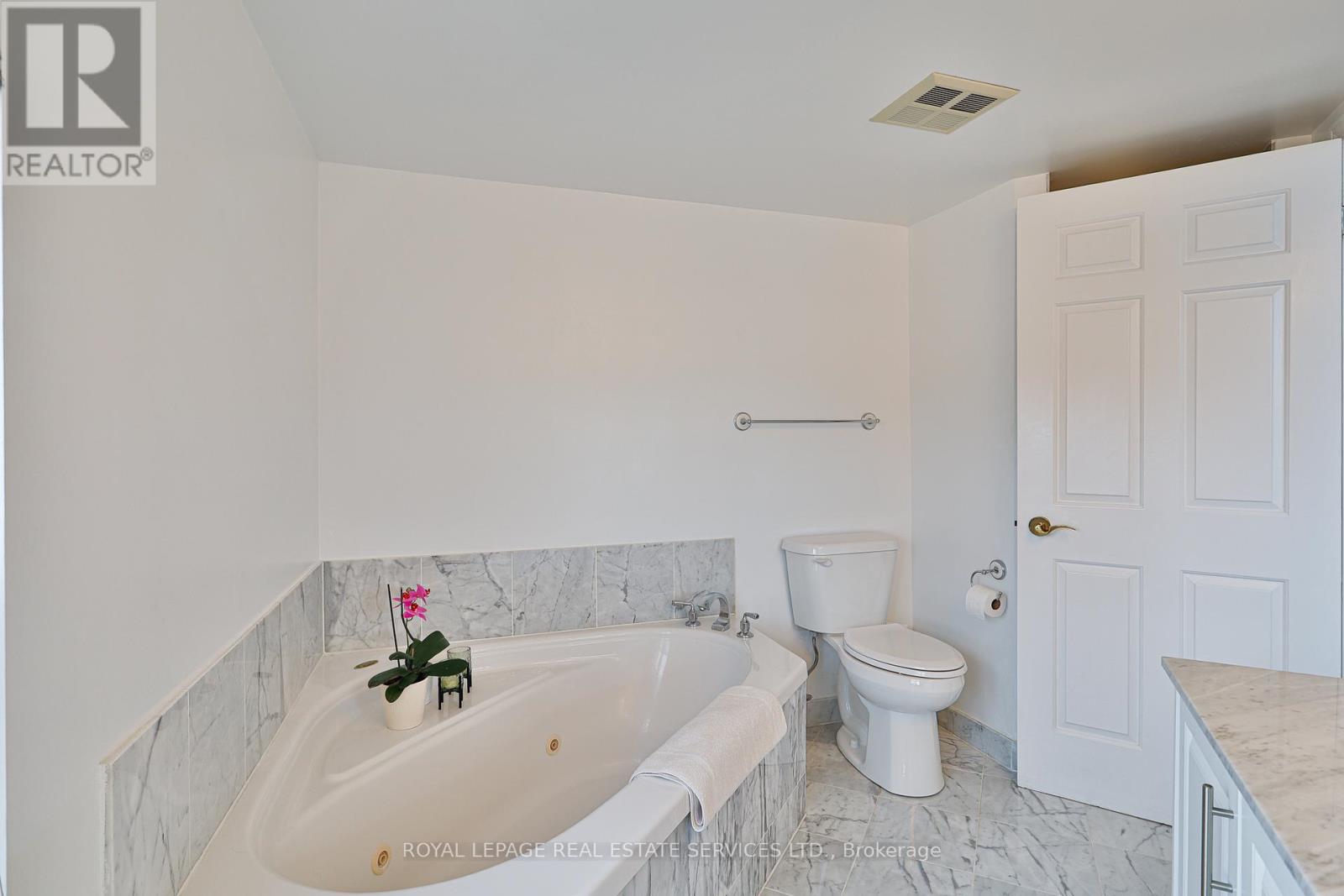 308 - 2285 Lake Shore Boulevard W, Toronto, Ontario  M8V 3X9 - Photo 18 - W12124738
