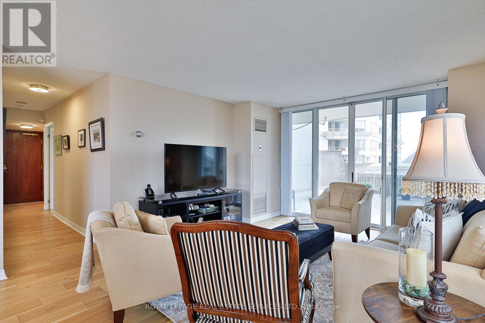 308 - 2285 Lake Shore Boulevard W, Toronto, Ontario  M8V 3X9 - Photo 9 - W12124738