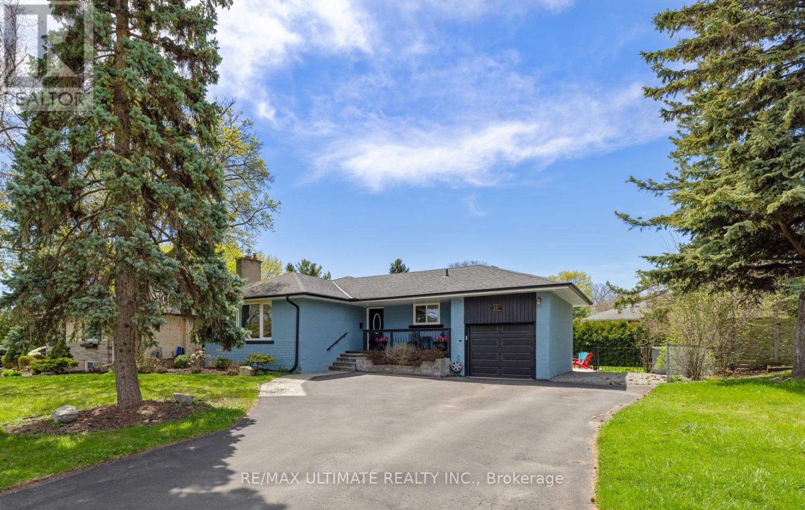 257 WALES CRESCENT, Oakville, Ontario