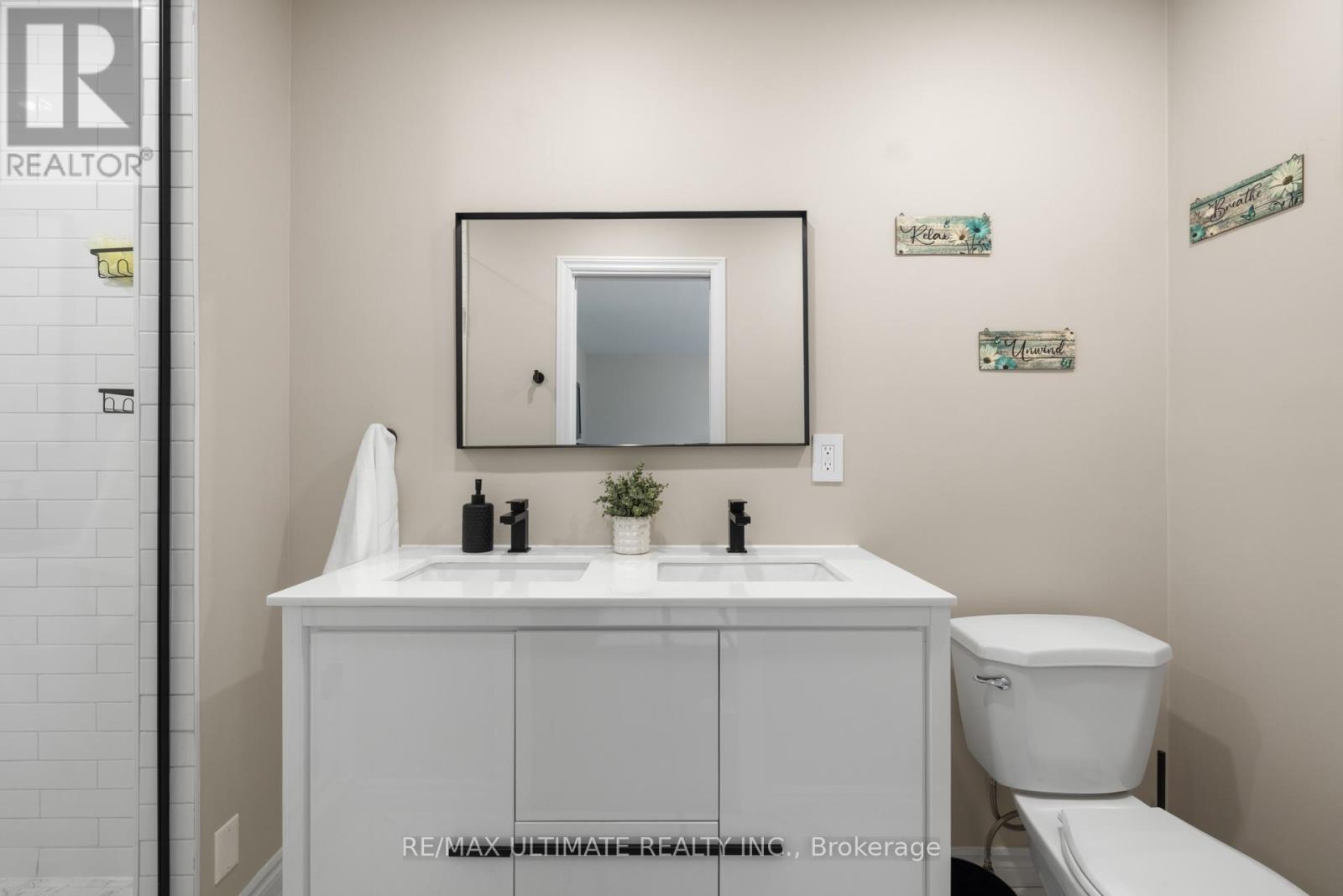 257 Wales Crescent, Oakville, Ontario  L6L 3X8 - Photo 11 - W12124740