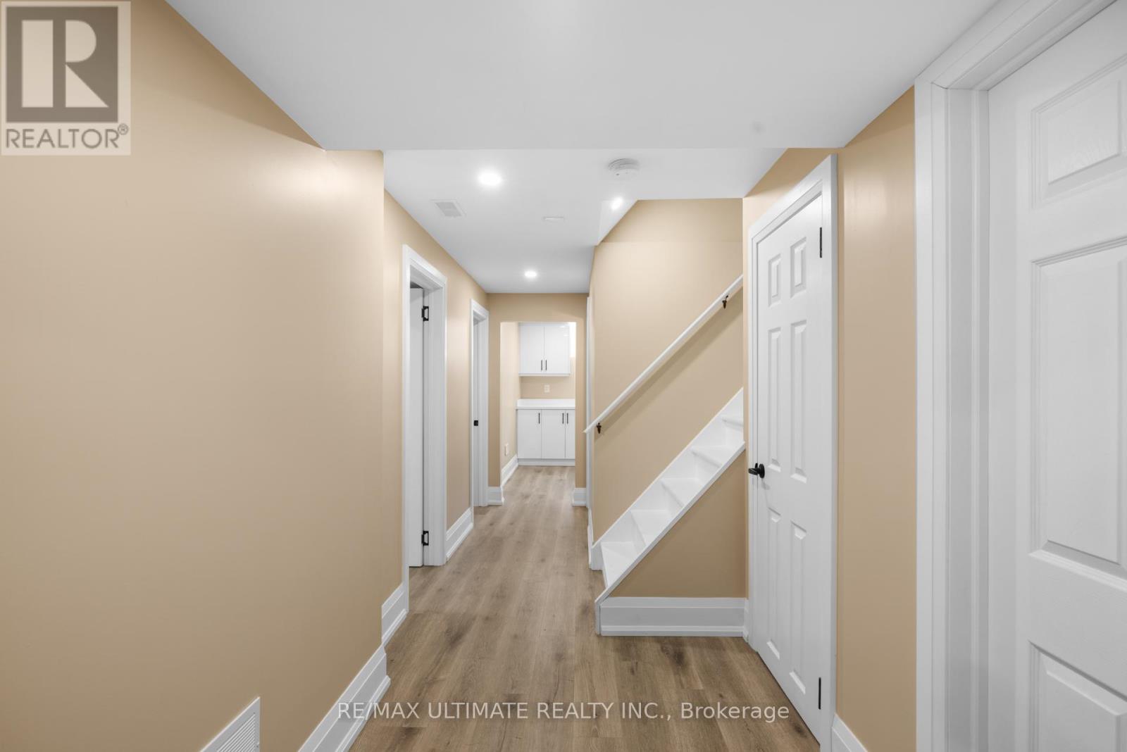 257 Wales Crescent, Oakville, Ontario  L6L 3X8 - Photo 17 - W12124740