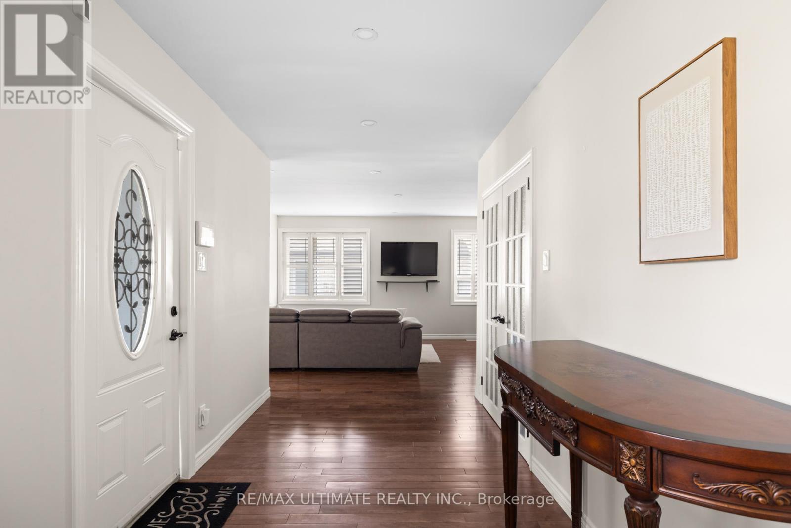 257 Wales Crescent, Oakville, Ontario  L6L 3X8 - Photo 2 - W12124740