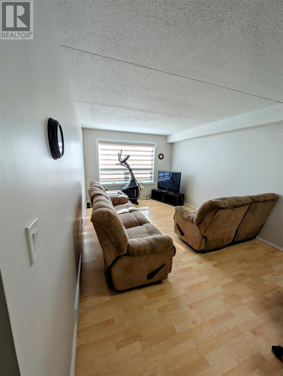 Property at 102 145 Fanshaw ST image 4