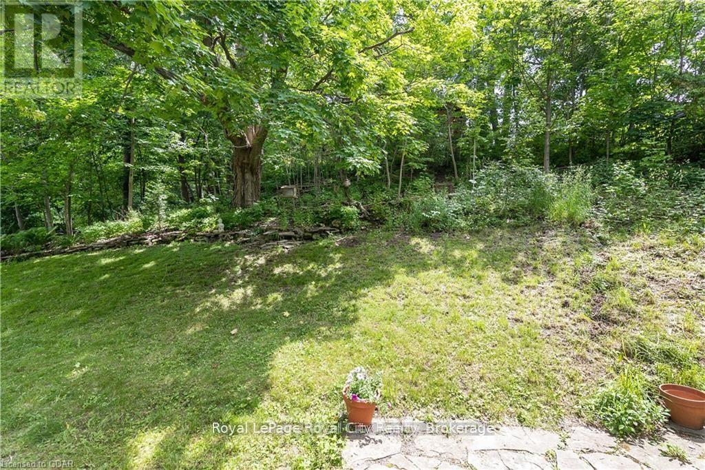 16 Fairview Boulevard, Guelph, Ontario  N1G 1H4 - Photo 44 - X12065461