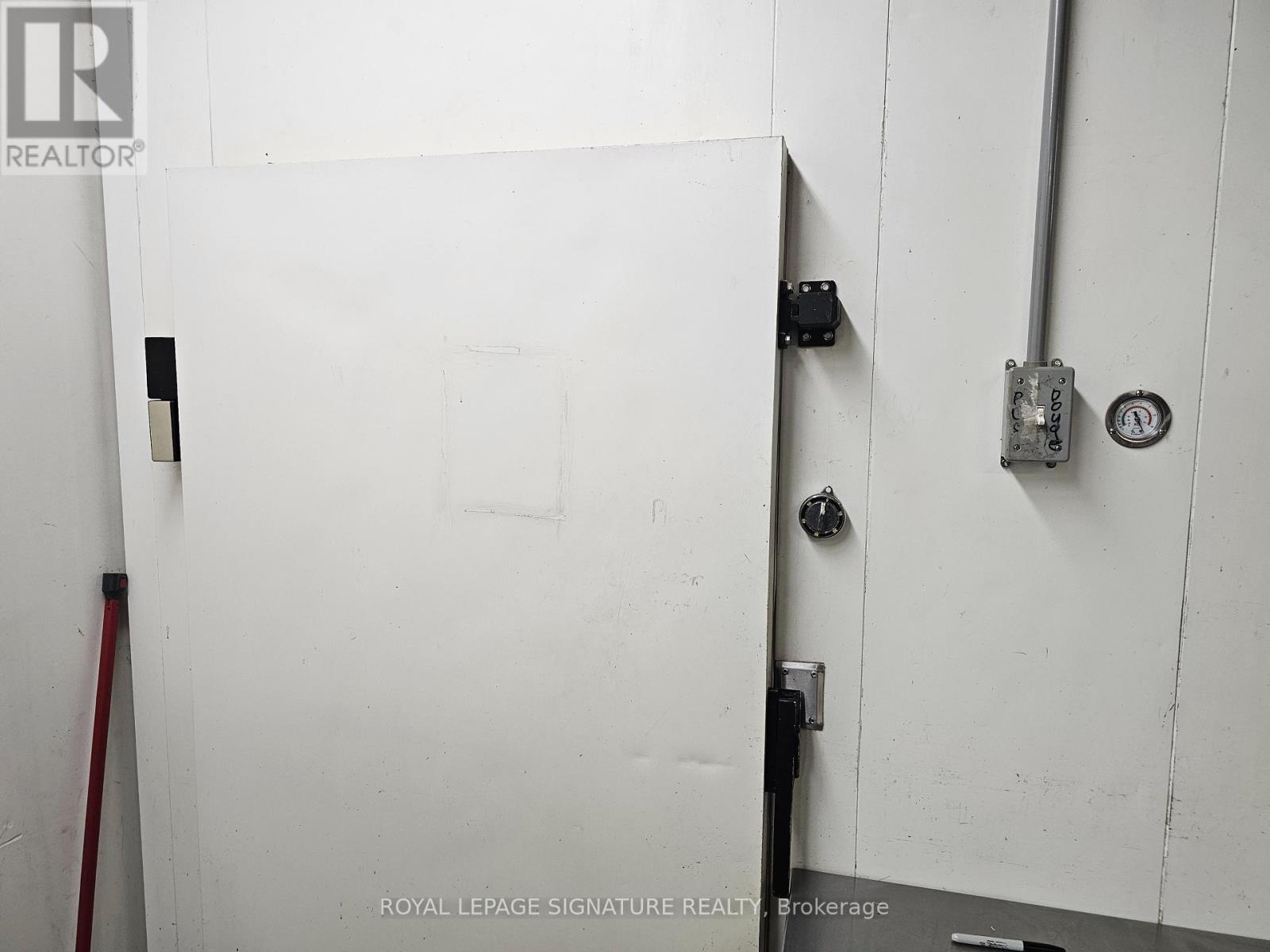 158 Fallingbrook Road, Toronto (Birchcliffe-Cliffside), Ontario  M1N 1N3 - Photo 10 - E12124163