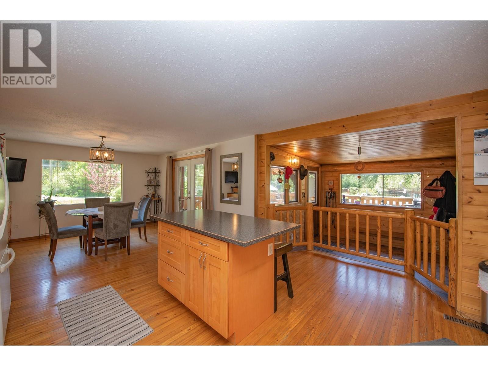 268 Sugar Lake Road, Cherryville, British Columbia  V0E 2G2 - Photo 8 - 10346236