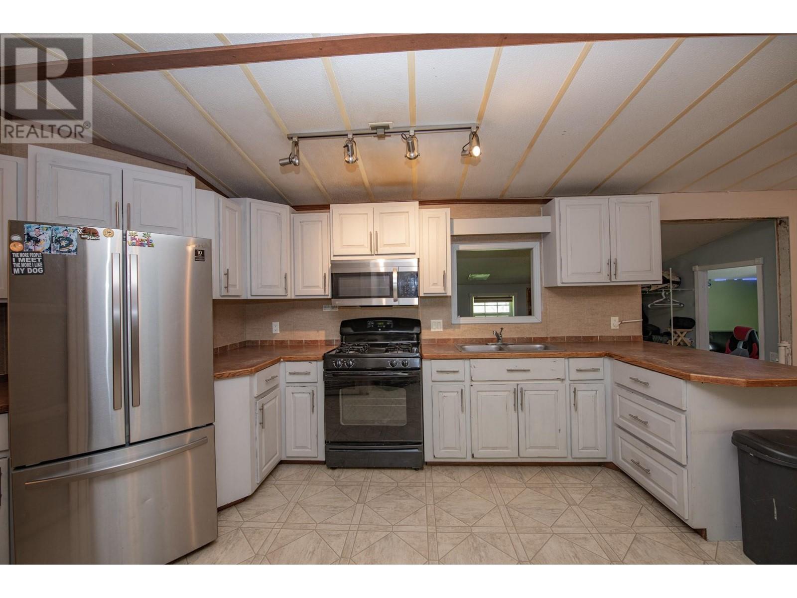 268 Sugar Lake Road, Cherryville, British Columbia  V0E 2G2 - Photo 37 - 10346236