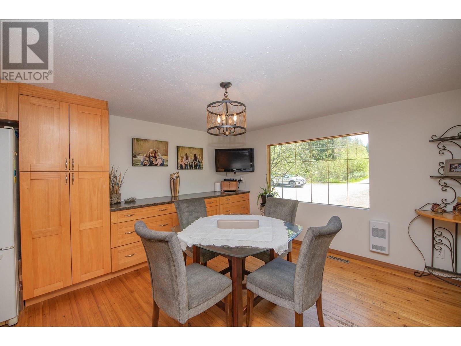 268 Sugar Lake Road, Cherryville, British Columbia  V0E 2G2 - Photo 11 - 10346236