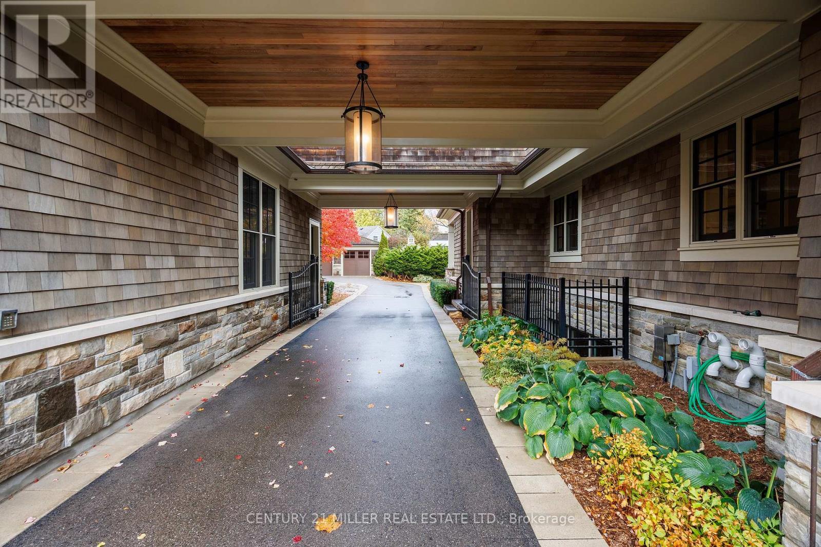 Property at 47 ALLAN STREET image 5
