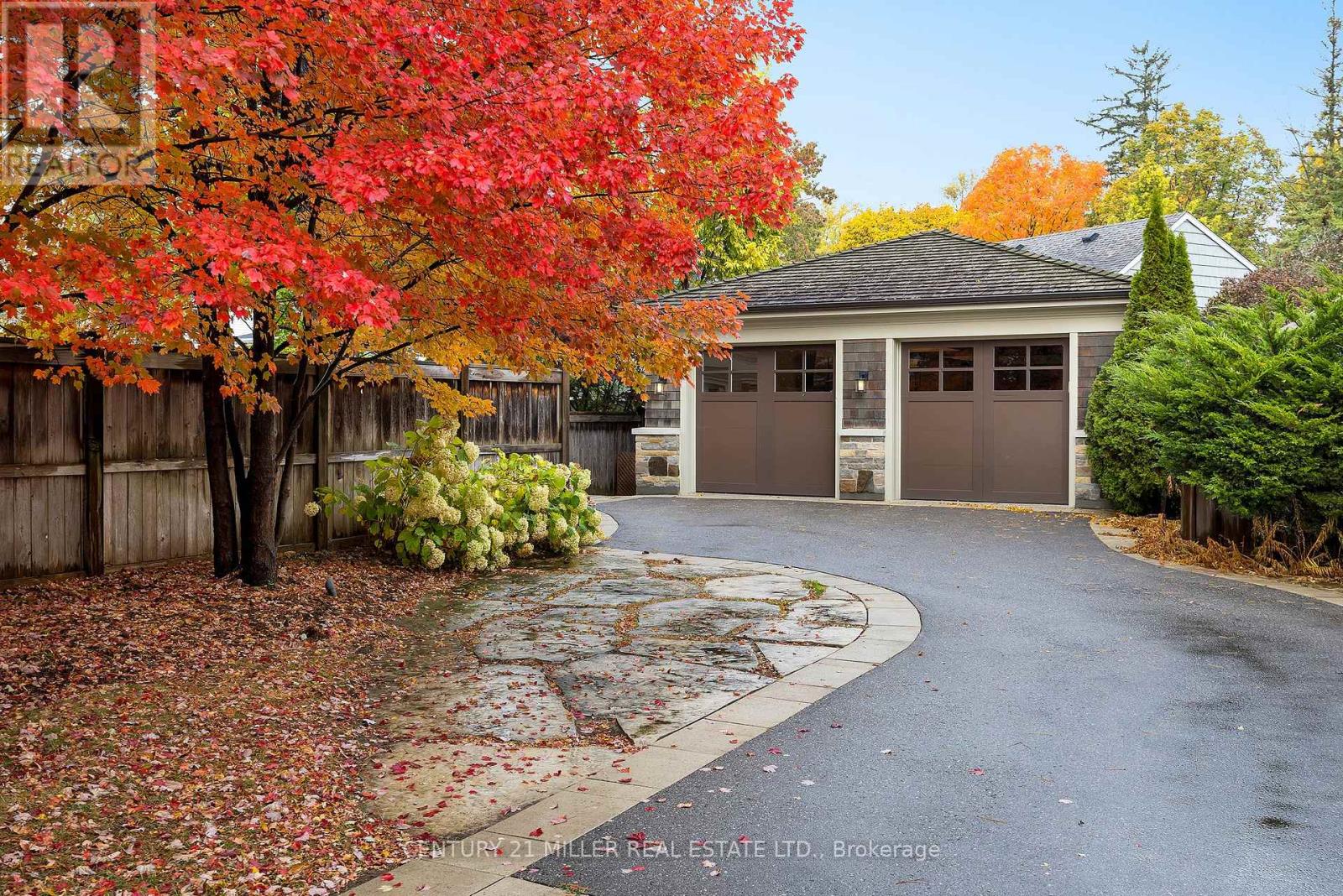 47 Allan Street, Oakville, Ontario  L6J 3M7 - Photo 12 - W12110044