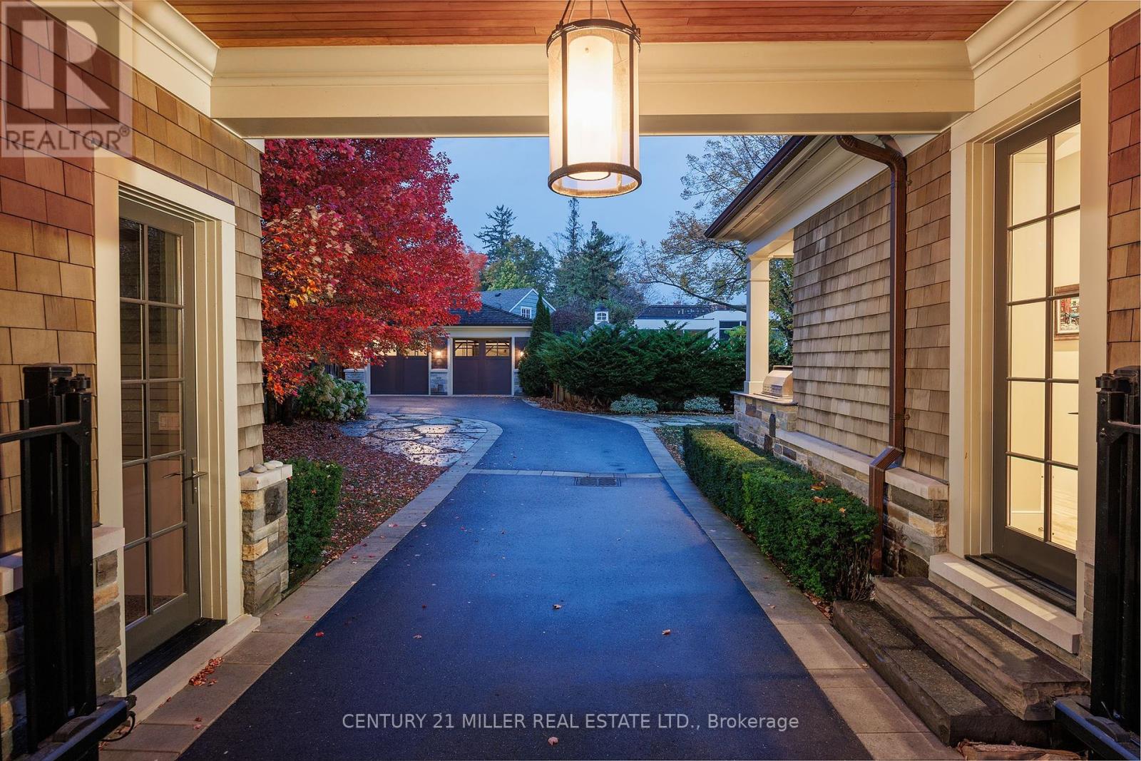 47 Allan Street, Oakville, Ontario  L6J 3M7 - Photo 6 - W12110044