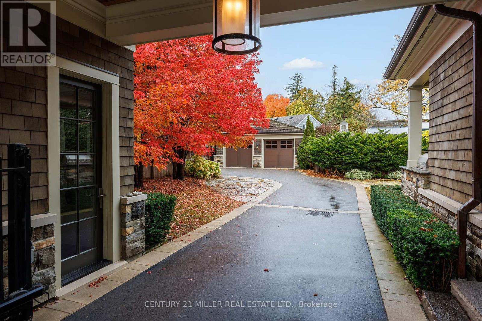 47 Allan Street, Oakville, Ontario  L6J 3M7 - Photo 7 - W12110044