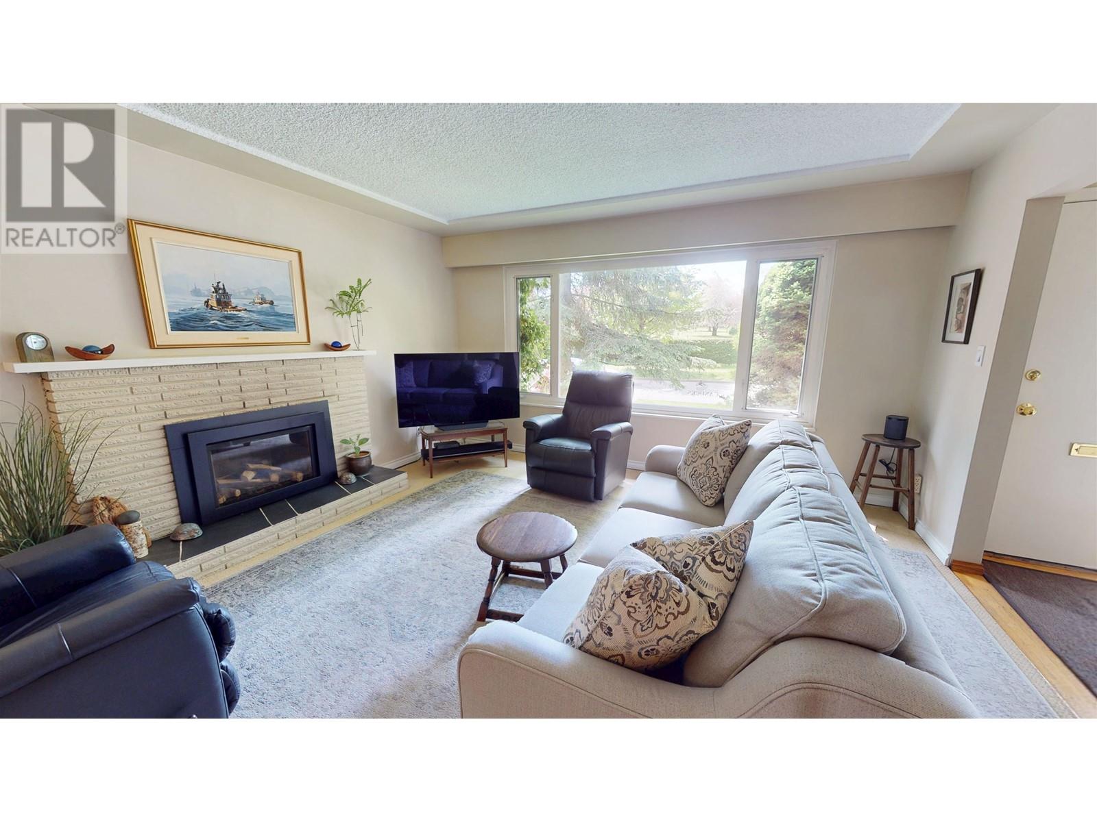 483 E 31st Avenue, Vancouver, British Columbia  V5V 2W6 - Photo 2 - R2997974