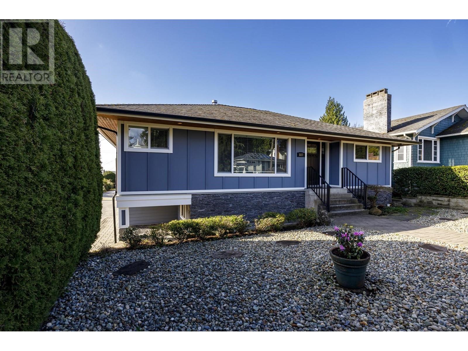887 E 17TH STREET, North Vancouver, British Columbia