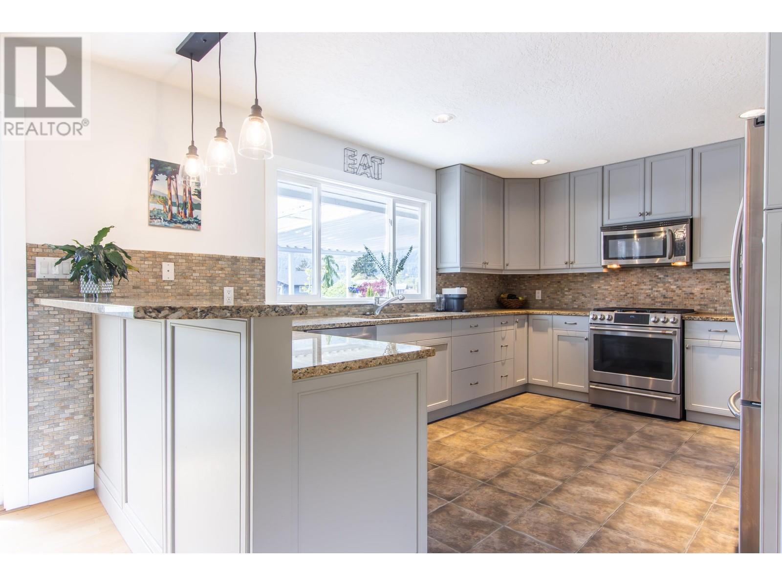 40363 Garibaldi Way, Squamish, British Columbia  V0N 1T0 - Photo 32 - R2997997