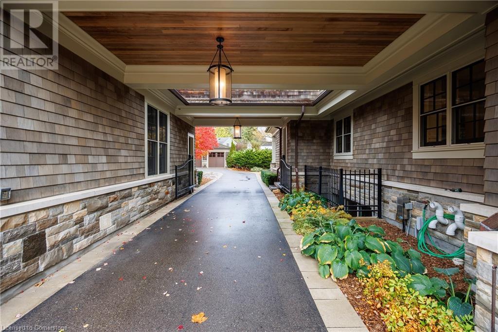 Property at 47 ALLAN Street image 5