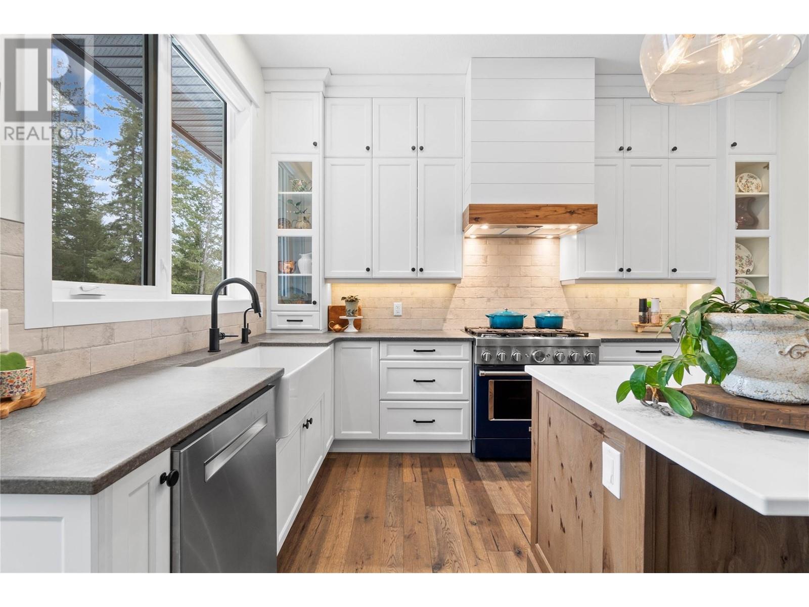 2538 Valley Place, Blind Bay, British Columbia  V0E 1H2 - Photo 14 - 10335901