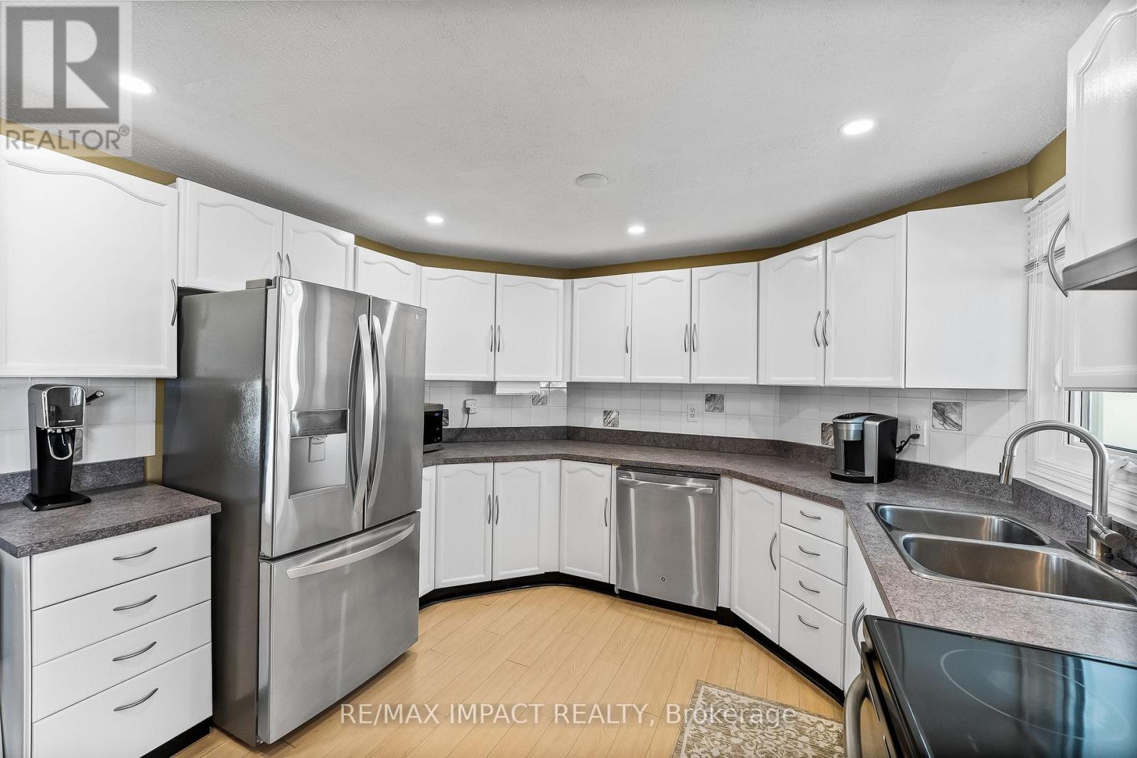 19 Bluffs Road, Clarington, Ontario  L1B 1A3 - Photo 11 - E12057851