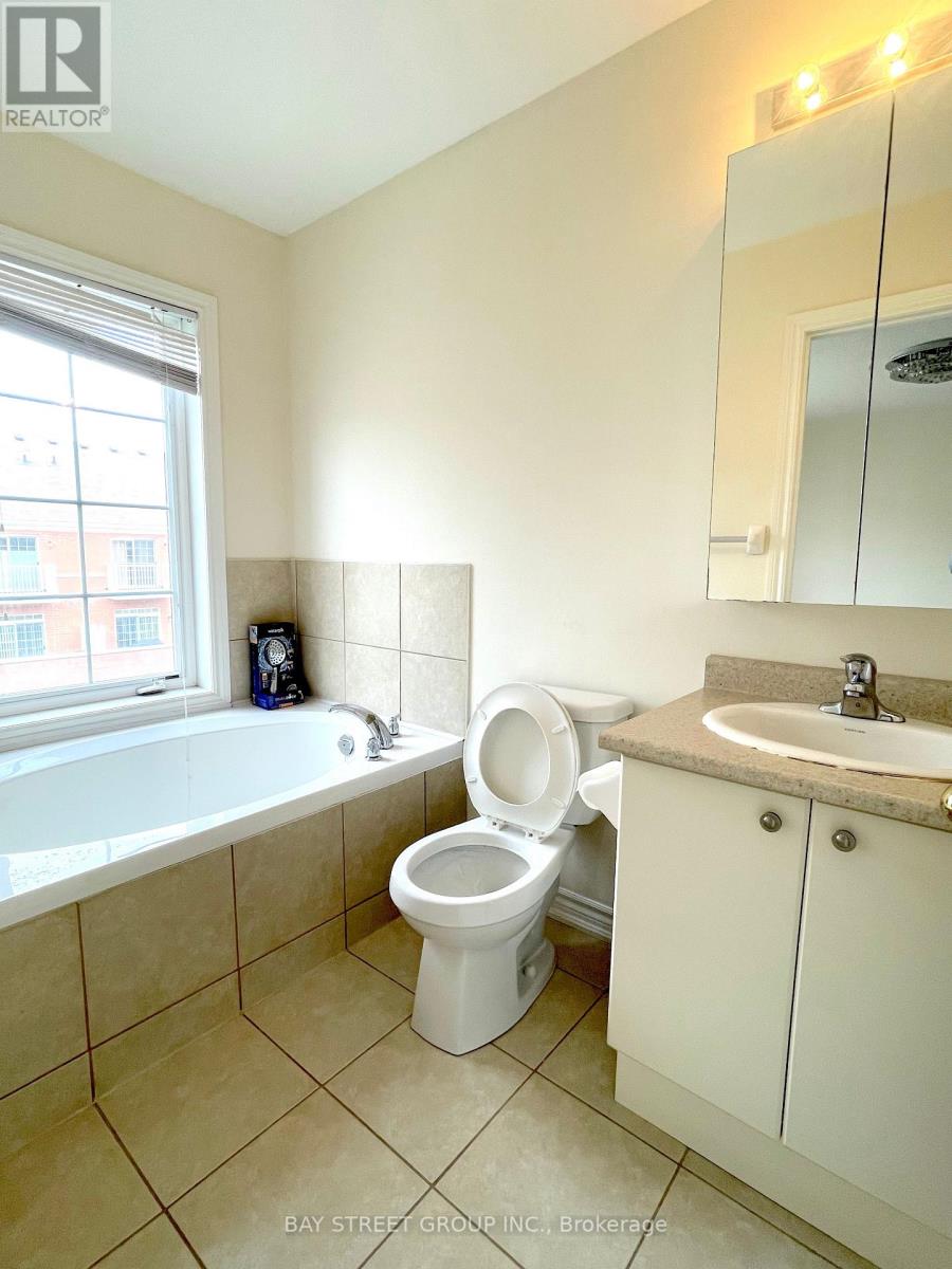 11 Haute Lane, Markham, Ontario  L6C 0P2 - Photo 25 - N12121821