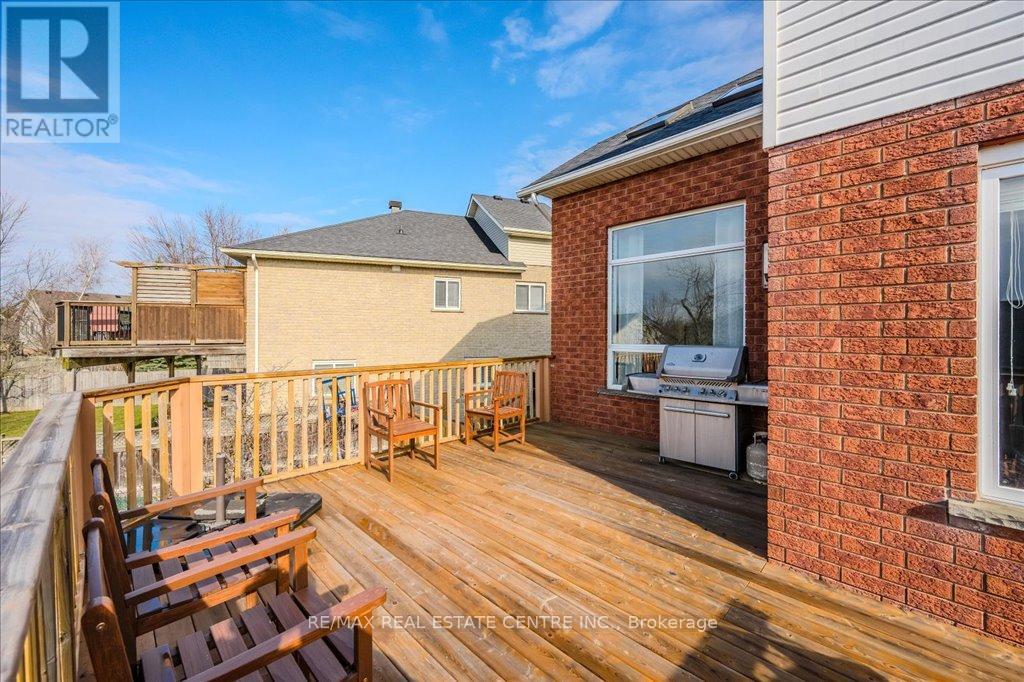 93 Biscayne Crescent, Orangeville, Ontario  L9W 5E5 - Photo 35 - W12083292