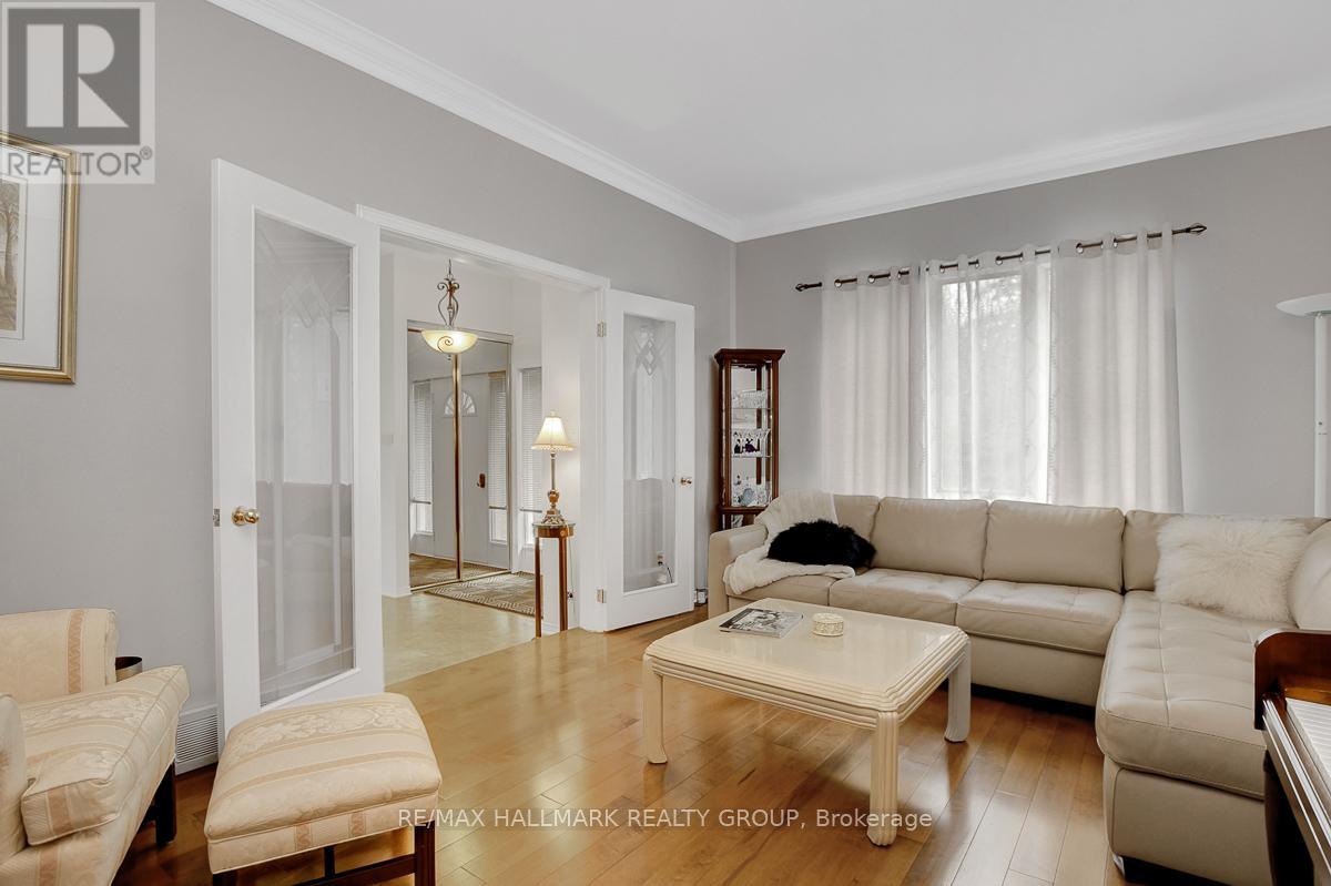 Property at 111 HUNTLEY MANOR DRIVE image 4
