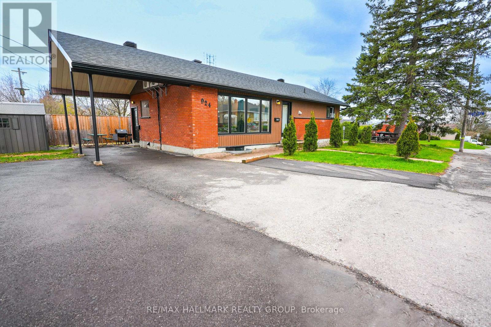 924 BERMUDA AVENUE, ottawa, Ontario