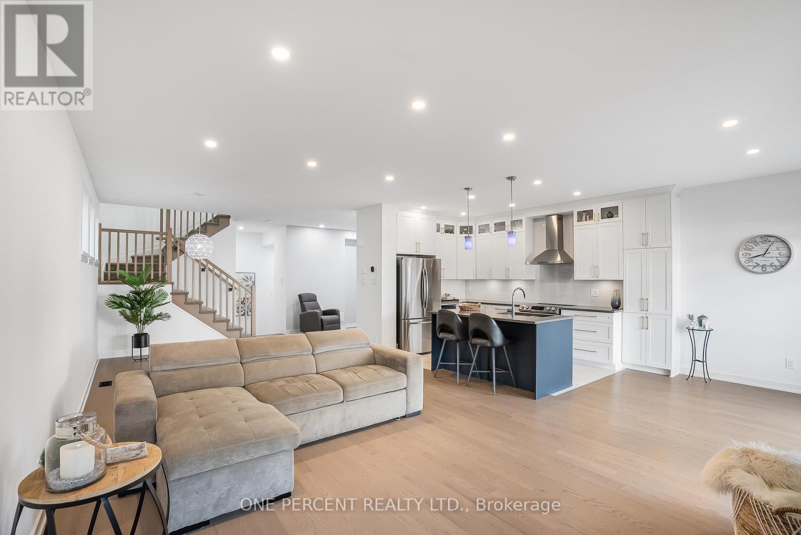 6487 Renaud Road, Ottawa, Ontario  K1W 0R8 - Photo 8 - X12124804