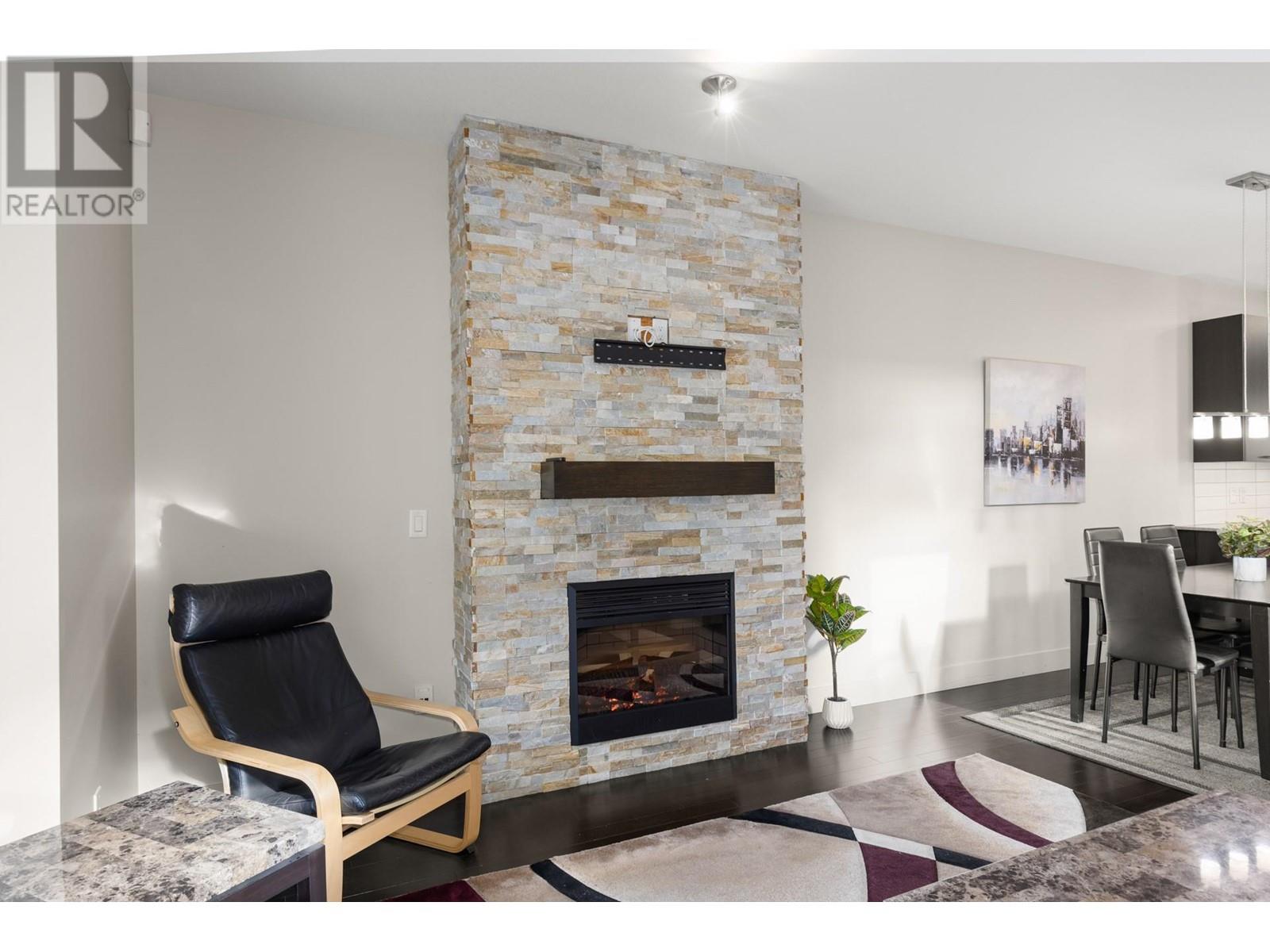Property at 600 Sherwood Road Unit# 13 image 4