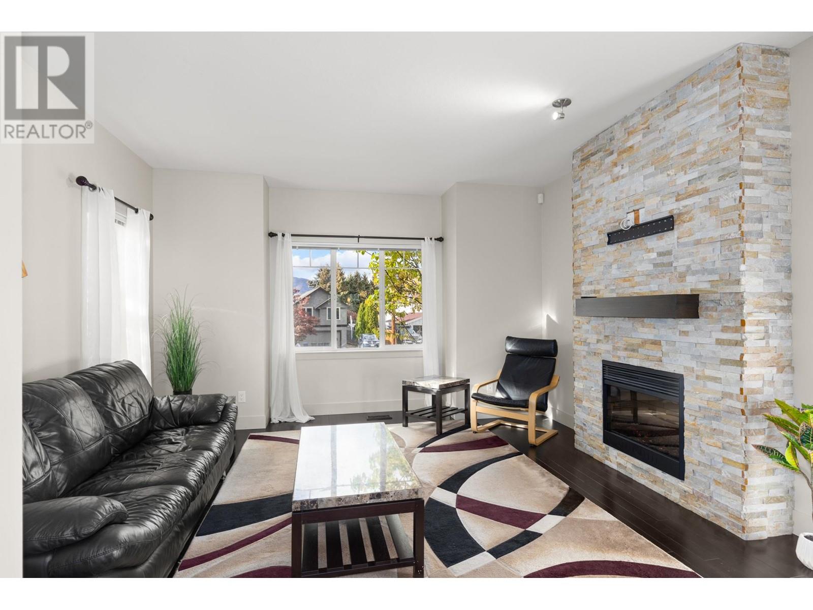 Property at 600 Sherwood Road Unit# 13 image 3