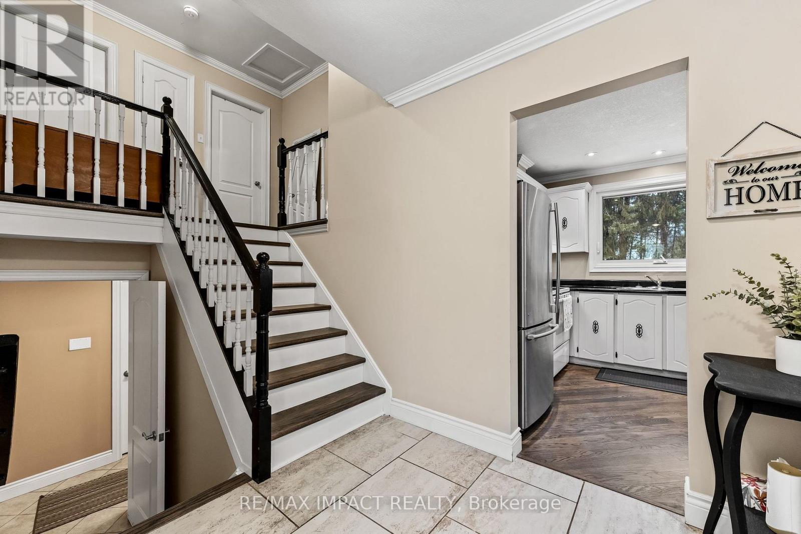 1158 Weller Street, Peterborough West, Ontario  K9J 7M8 - Photo 14 - X12104060