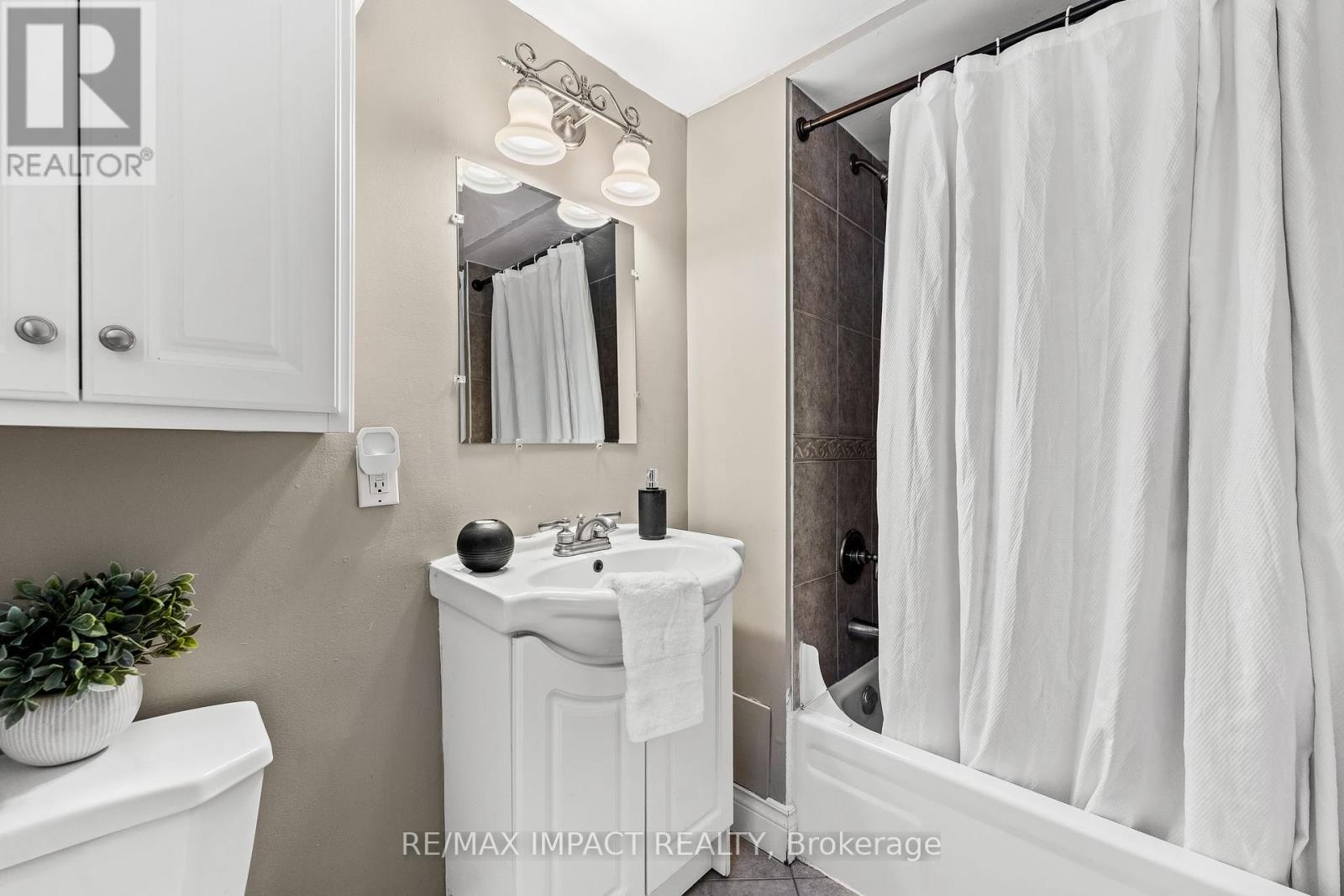 1158 Weller Street, Peterborough West, Ontario  K9J 7M8 - Photo 21 - X12104060