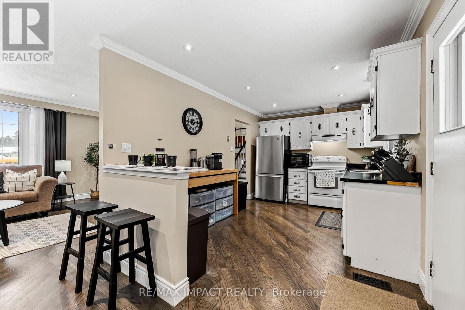 1158 Weller Street, Peterborough West, Ontario  K9J 7M8 - Photo 9 - X12104060