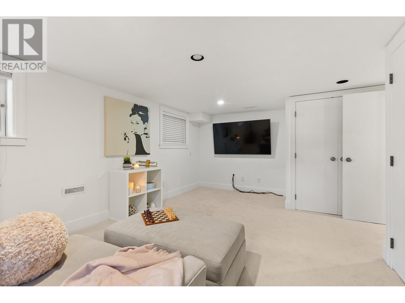 Listing Picture 24 of 37 : 3550 W 31ST AVENUE, Vancouver / 溫哥華 - 魯藝地產 Yvonne Lu Group - MLS Medallion Club Member