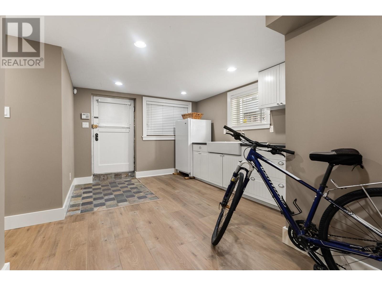 Listing Picture 29 of 37 : 3550 W 31ST AVENUE, Vancouver / 溫哥華 - 魯藝地產 Yvonne Lu Group - MLS Medallion Club Member