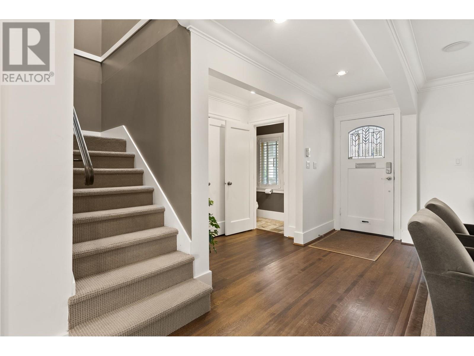 Listing Picture 22 of 37 : 3550 W 31ST AVENUE, Vancouver / 溫哥華 - 魯藝地產 Yvonne Lu Group - MLS Medallion Club Member