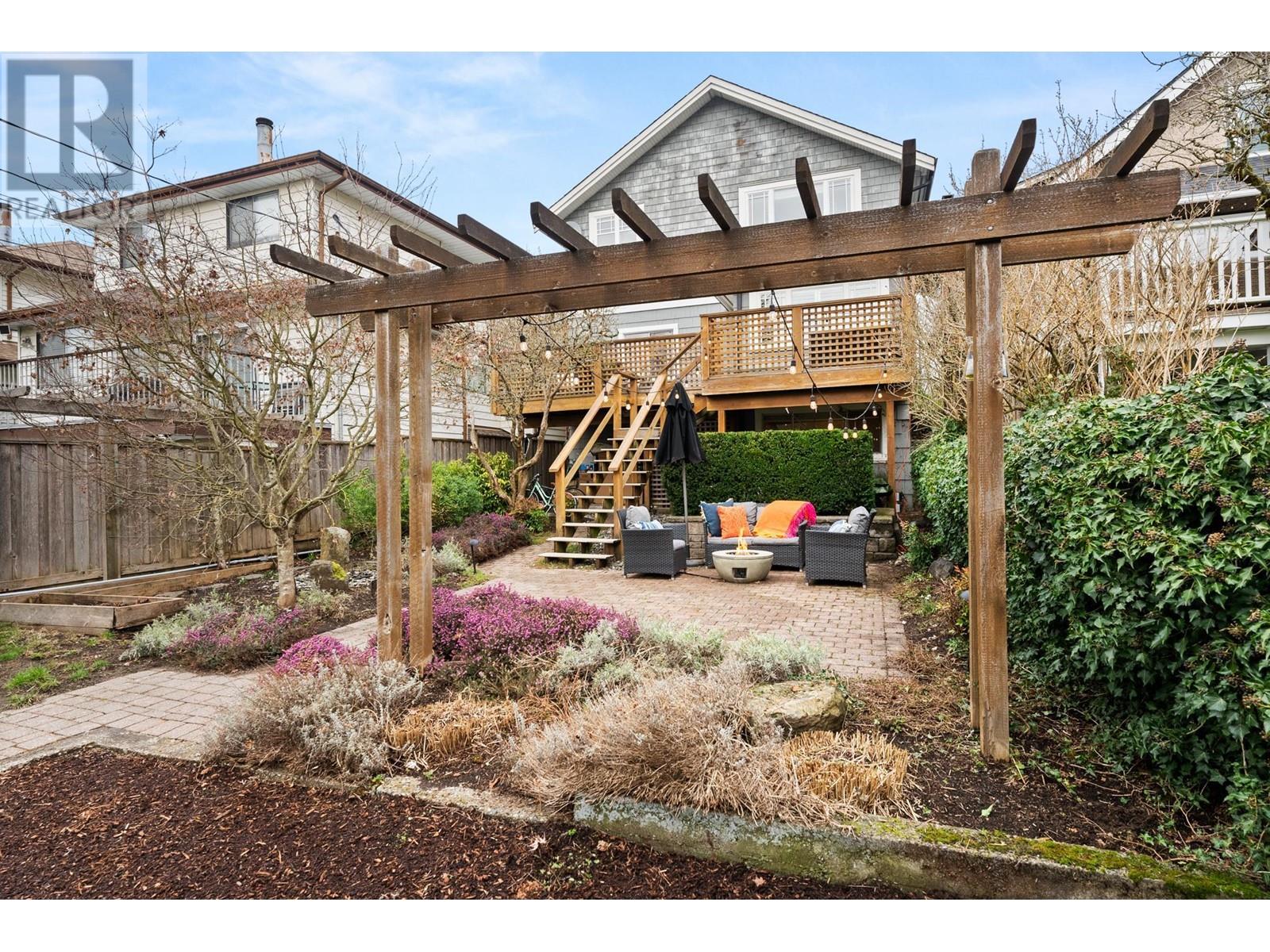 Listing Picture 3 of 37 : 3550 W 31ST AVENUE, Vancouver / 溫哥華 - 魯藝地產 Yvonne Lu Group - MLS Medallion Club Member