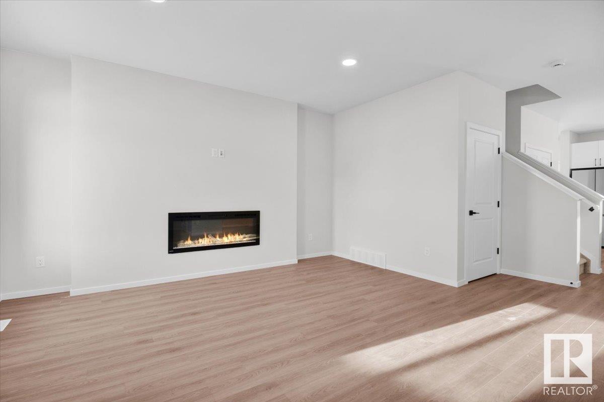 Property at 15 ETON LI image 3