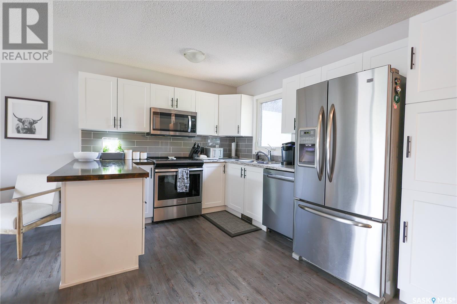 Property at 723 McCraney CRESCENT image 4