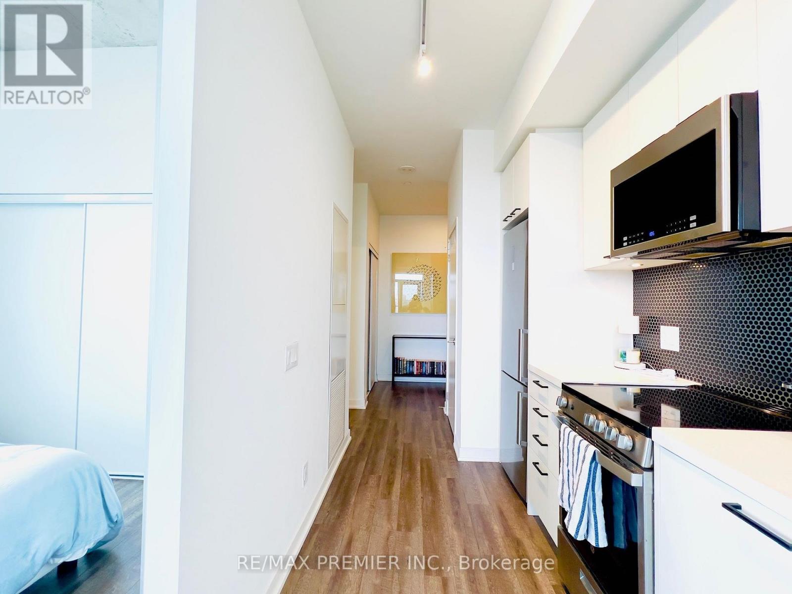 705 - 1808 St. Clair Avenue W, Toronto, Ontario  M6N 1J5 - Photo 7 - W12086564