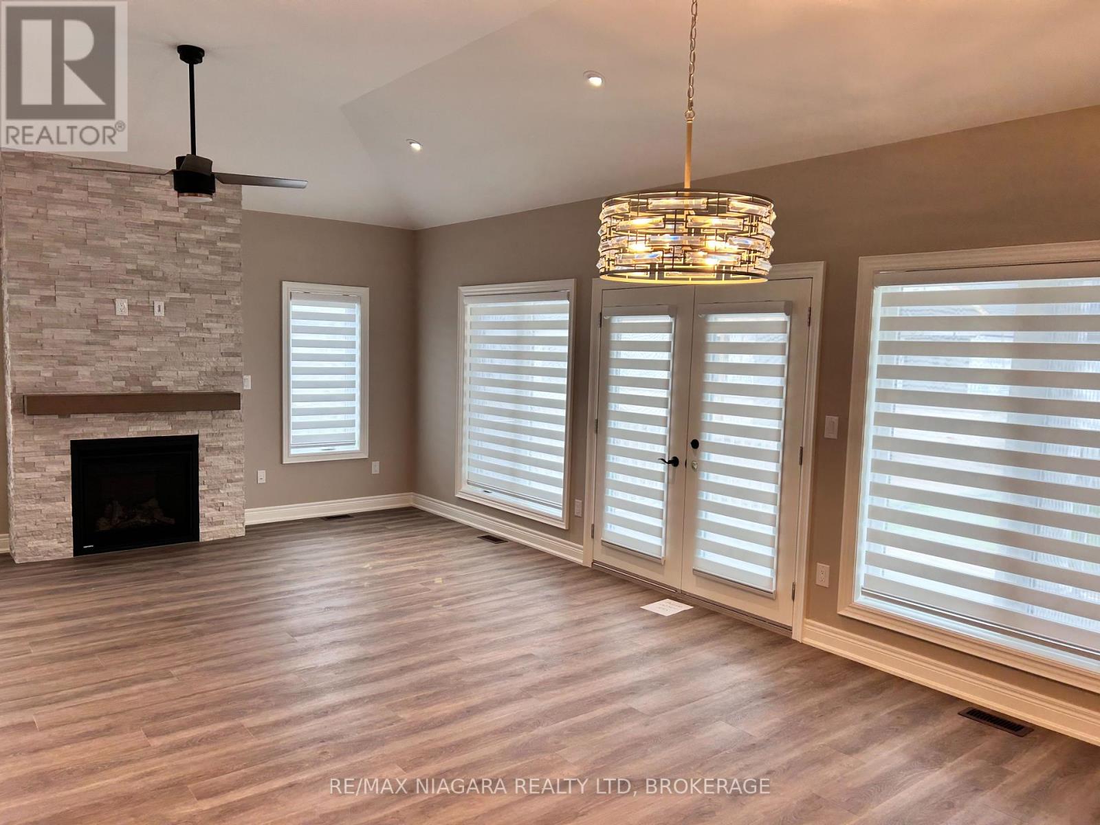 28 Harvest Drive, Niagara-On-The-Lake, Ontario  L0S 1J0 - Photo 22 - X12031197