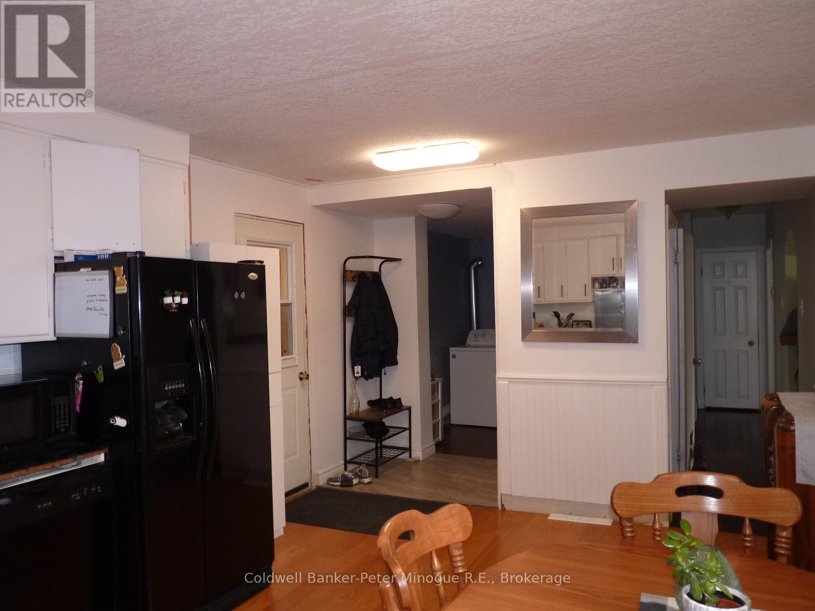 Property at 2452 QUEENSWAY ROAD image 5