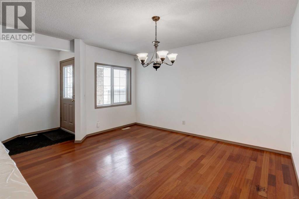 Property at 352 Royal Elm Road NW image 4