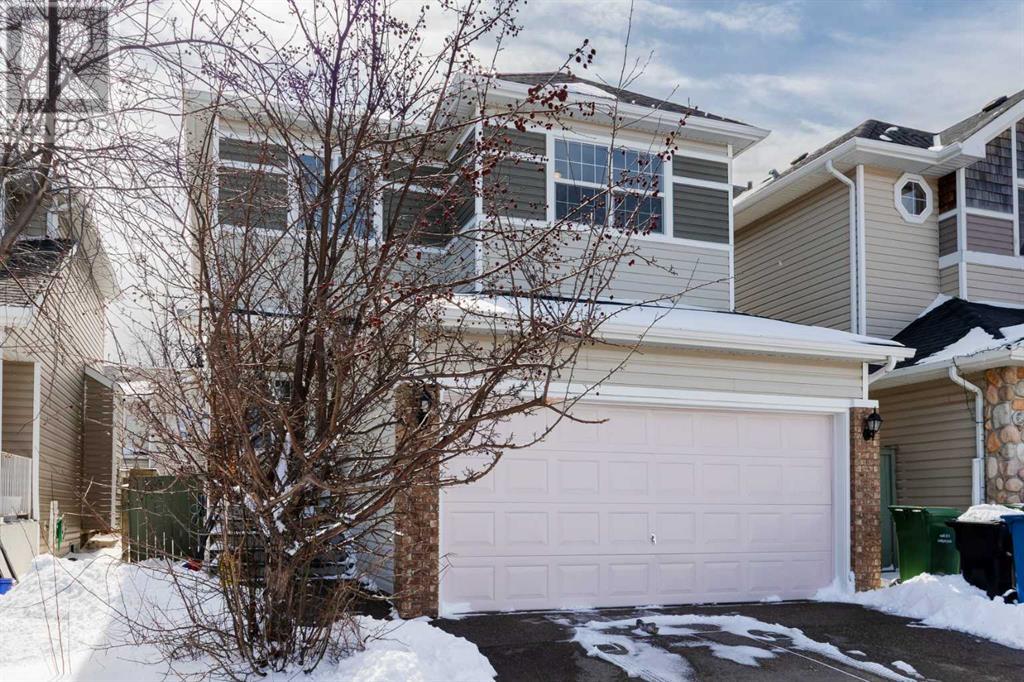 Property at 352 Royal Elm Road NW image 2
