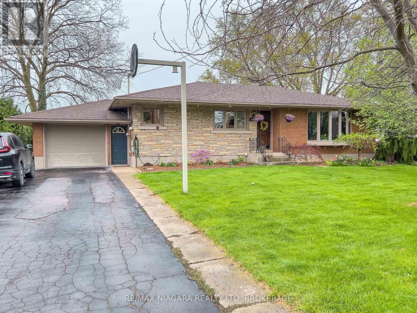 Property at 1802 FOUR MILE CREEK ROAD image 1